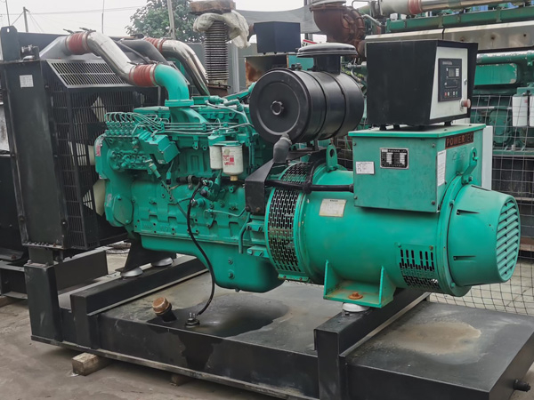 郧阳冬季低温环境下，500KW发电机组启动电瓶的容量需求具体会增加多少？